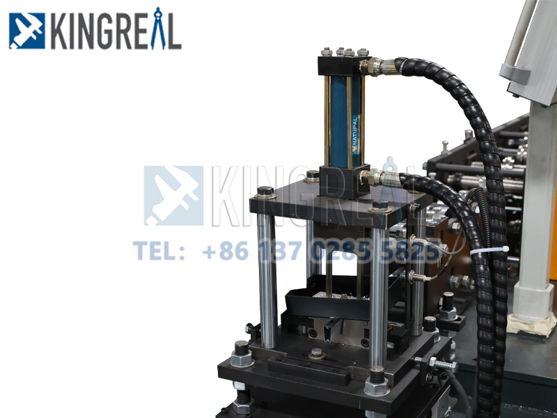 A-shape carriers clip in tiles bending forming machine