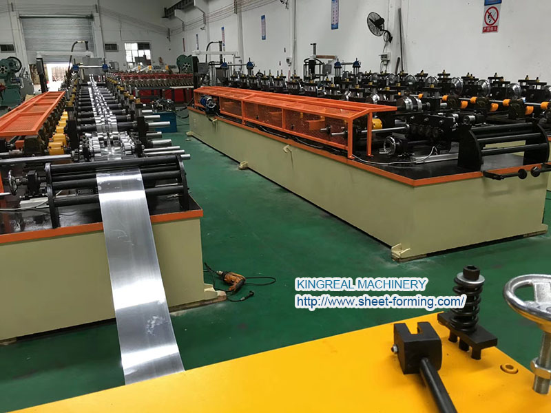 U shape baffle ceiling roll forming machine